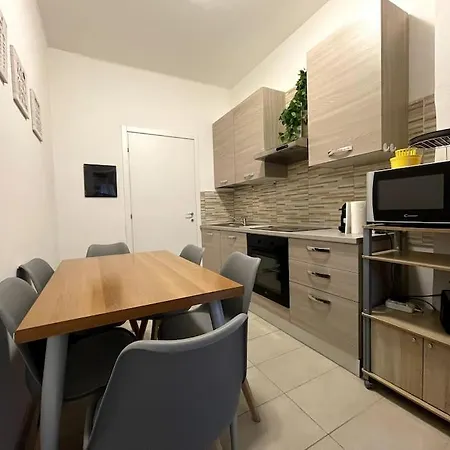 - Modern And Chic *