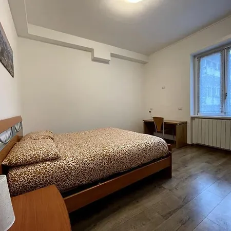 - Modern And Chic Apartament